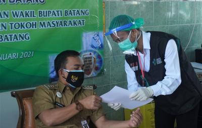 BERIKAN KARTU VAKSINASI COVID-19