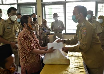 berikan-bantuan-penyandang-disabilitas-tunanetra