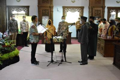 Bupati Batang Lantik Direktur Perumda Aneka Usaha