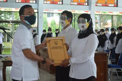 Bupati Batang Serahkan 170 SK P3K