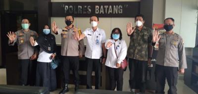 Sukseskan â€œDesa Bersinarâ€, Bhabinkamtibmas Bersinergi dengan BNN