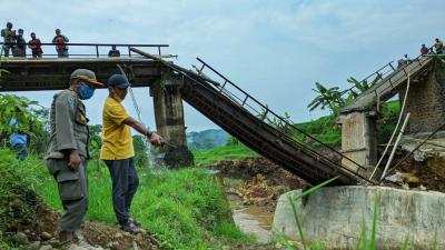 BUPATI BATANG CARIKAN SOLUSI PUTUSNYA JEMBATAN