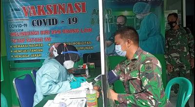 Anggota Kodim Batang Jalani Vaksinasi COVID-19