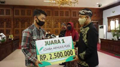 puisi-gambarkan-suasana-hati-masyarakat-tentang-pandemi
