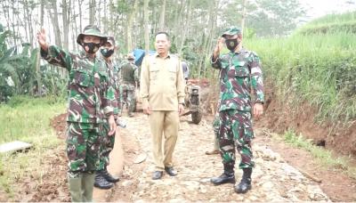 Kunjungi TMMD Desa Tembok Batang, Tim Wasev Semangati Warga