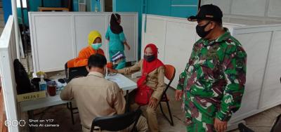 Babinsa Pantau Vaksinasi Tahap 2 Perangkat Desa