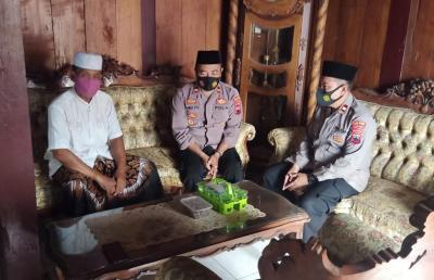 Ciptakan Kamtibmas Kondusif, Kapolsek Gringsing Intens Kunjungi Ulama