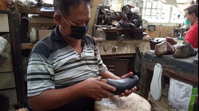 KERAJINAN KULIT MASIN TETAP DIMINATI