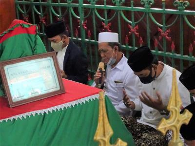 ziarah-kubur-pangeran-mandurarejo