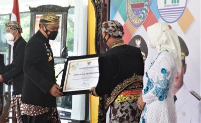 penghargaan-penanganan-percepatan-covid-19-batang