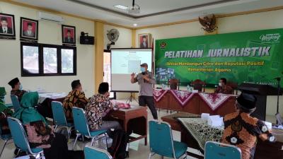 Penyuluh Agama Dilatih Jurnalistik