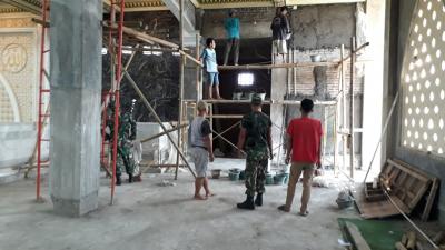 Gotong Royong TNI - Masyarakat Tetap Harus Lestari
