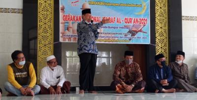 Ciptakan Generasi Religi, YARS Serahkan Ratusan Alquran