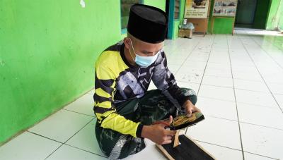 POTONG BAHAN ATAP PECI