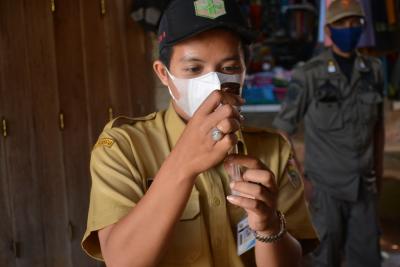 BERI CAIRAN REAGEN PENGUJI BORAKS