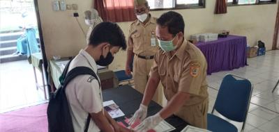 layanan-one-day-service-permudah-siswa-terima-ijazah