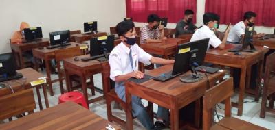 Dukung KITB, SMAN 1 Wonotunggal Bekali Siswa TI