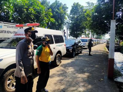 tekan-laju-penyebaran-covid-19-puluhan-ambulans-diturunkan