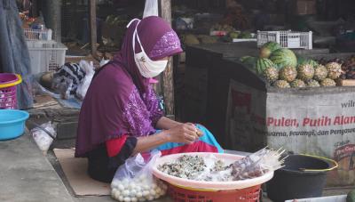 PEDAGANG TAATI PROTOKOL KESEHATAN