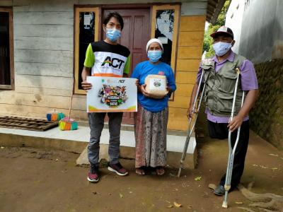 rayakan-iduladha-komunitas-act-bagikan-daging-kurban