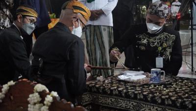 PENJAMASAN TOMBAK ABIRAWA