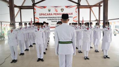 luruskan-barisan-paskibraka