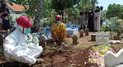 pengajar-tpq-yang-makamkan-ratusan-jenazah-korban-covid-19