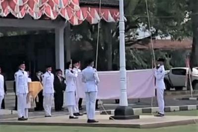upacara-penurunan-bendera
