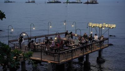 Wisata Kekinian Tebing Pantai Ujung Senja di Batang
