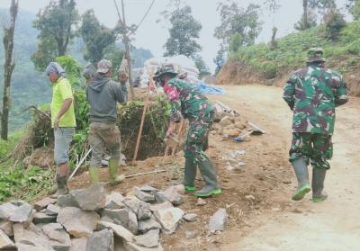 tmmd-desa-gerlang-bangkitkan-sikap-gotong-royong
