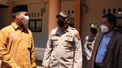 KUNJUNGI VAKSINASI SANTRI TAZAKKA