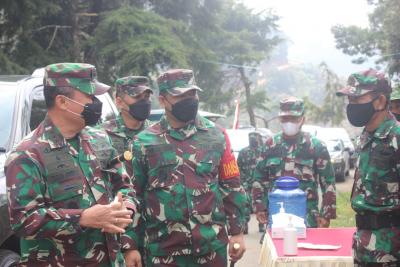 Satgas TMMD Berperan Edukasi Warga Gerlang Pentingnya Vaksinasi