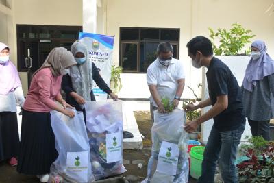 gerakan-pungut-sampah-dan-pilah-sampah-menuju-indonesia-bersih