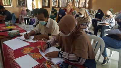 PRAKTIK DESAIN BUSANA