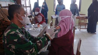 Kodim Batang Bersama PMI Sasar Vaksinasi Warga Gerlang