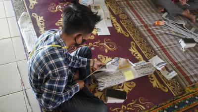 PELATIHAN HANDICRAFT DENGAN BAHAN KORAN