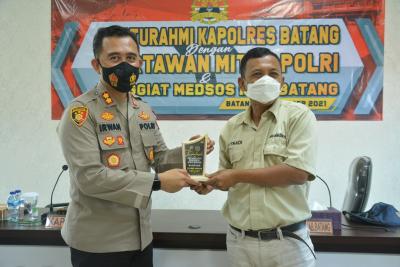 jalin-kemitraan-kapolres-batang-gelar-silaturahmi-dengan-wartawan-dan-penggiat-medsos