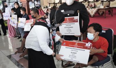 berikan-bantuan-kewirausahaan