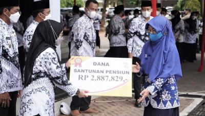 berikan-santunan-pensiun