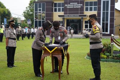 kapolres-batang-pimpin-sertijab-kasatlantas-kasatbinmas-dan-kapolsek-bandar