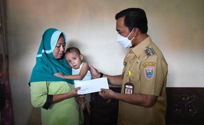 bupati-batang-wihaji-rujuk-balita-sakit-berat-ke-rumah-sakit