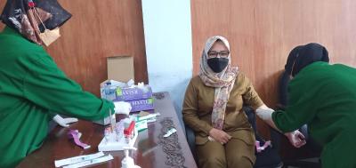 Petugas RSUD Batang Jemput Bola Anggota DPRD Periksa Kesehatan