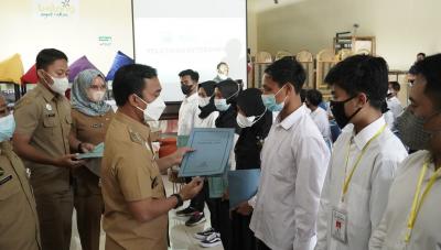 BERIKAN SERTIFIKAT PELATIHAN