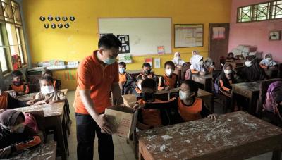 Siswa SD Negeri 2 Denasri Wetan Batang Adakan Penggalangan Dana Bentuk Kepedulian Sesama