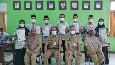 guru-berprestasi-di-batang-patut-diapresiasi
