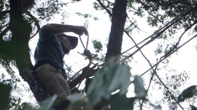 SIAPKAN TAMBANG UNTUK MEMANJAT