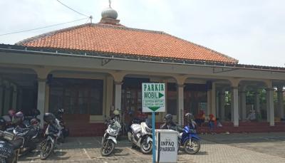 Jemaat Gereja Diizinkan Parkir di Halaman Masjid