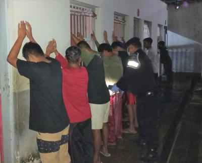 jelang-nataru-petugas-lapas-batang-sidak-kamar-wbp