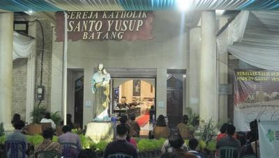 ibadah-misa-malam-natal