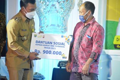 berikan-bantuan-sosial-petani-tembakau